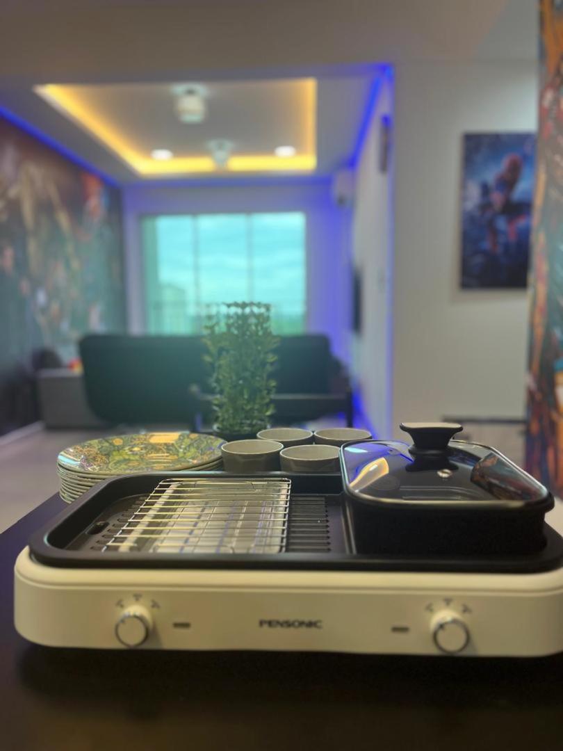 Marvel Universe Retreat - Infinity Pool, Ps5, Private-cinema With Pool-view Balcony - M4 Apartment
