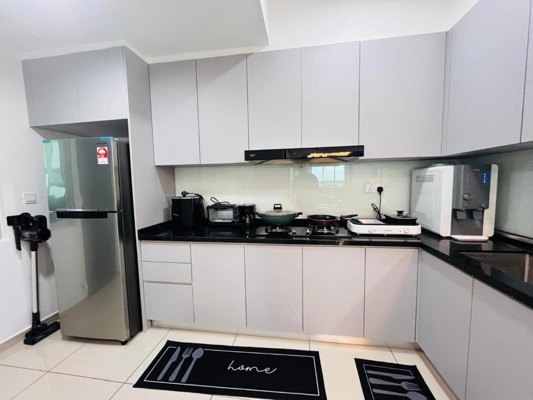 Apartment Marvel Universe Retreat - Infinity Pool, Ps5, Private-cinema With Pool-view Balcony - M4 Bukit Mertajam