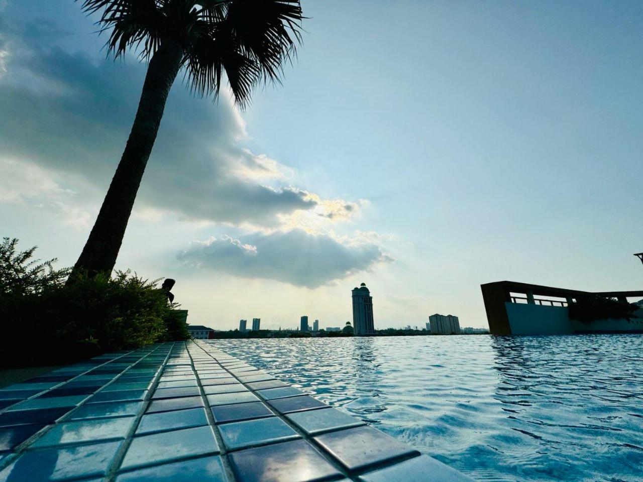 Marvel Universe Retreat - Infinity Pool, Ps5, Private-cinema With Pool-view Balcony - M4